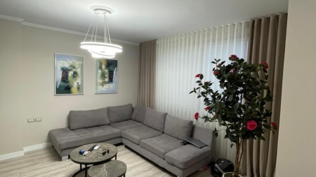 Tek Rruga E Kosovareve, Jepet Me Qira Apartament 1+1 I Mobiluar Ne Detaj Dhe Me Pamje!!