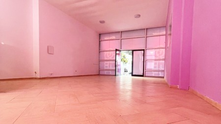 Ne Fresk ,Ne Rrugen Muhamet Deliu , Shitet Ambient Komercial Open Space !!!