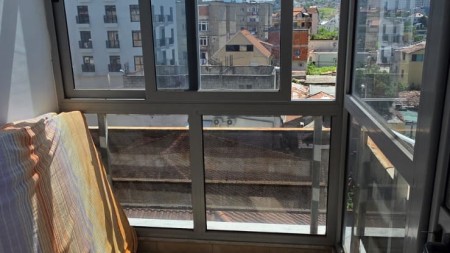 Tek Tregu i Ri Elektrik, Shitet Apartament 1+1, Ideal Per Banim Dhe Investim !!!