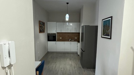 Ne Xhamllik, Jepet Me Qira Apartament 1+1 Totalisht I Investuar!!
