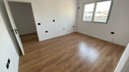 Ne Vasil Shanto, Shitet Apartament 1+1 Ideale Per Investim!!