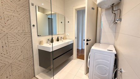 Ne Farke, Tek "Casalago Residence", Shitet Super Apartament 2+1+Oborr, Totalisht I Investuar !!