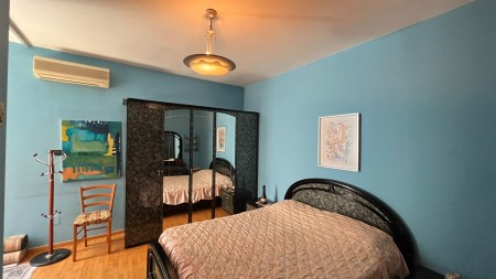 Ne Rrugen Fortuzi, Shitet Apartament 2+1 Me Siperfaqe Te Bollshme Dhe Orientim Perfekt !!!