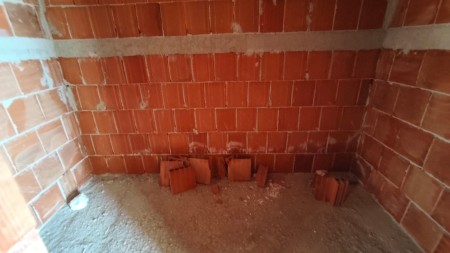 Tek Fusha E Aviacionit, Kompleksi Mivita, Shitet Apartament 2+1 Me Planimteri Te Rregullt!!