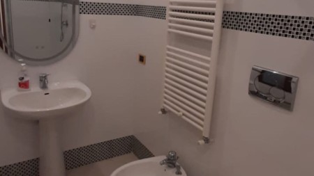 Ne Kinostudio, Jepet Me Qira Apartament 1+1, Ideal Per Banim !!!