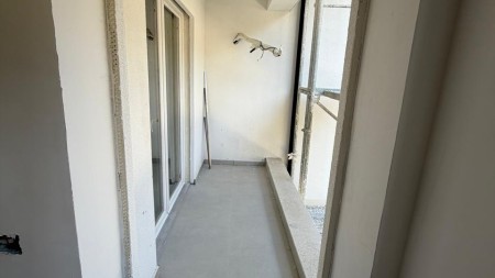 Tek Mali i Robit, Shume Afer Me Detin, Shitet Apartament 1+1, Me Pamje Fantastike !!!
