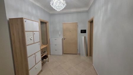Tek Liqeni I Thate, Shitet Super Apartament 2+1+2 Me Cmim Okazion !!