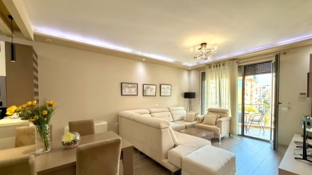 Tek Rruga E Kosovareve, Shitet Super Apartament 2+1+2, Totalisht I Investuar !