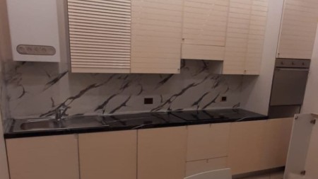 Ne Kinostudio, Jepet Me Qira Apartament 1+1, Ideal Per Banim !!!