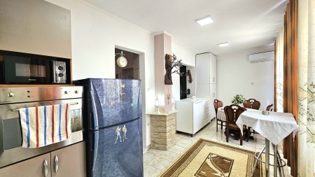 Tek Rruga E Elbasanit, Jepet Me Qira Apartament 2+1, Totalisht I Mobiluar!!!