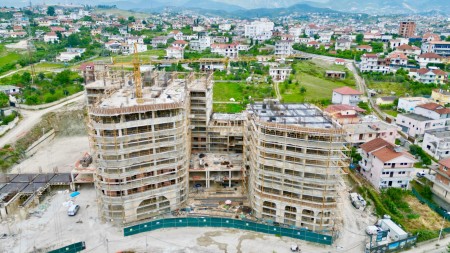 Okazion Kleringu! Tek Kompleksi "Aluna", Shitet Garsoniere, Mundesi Investimi !!