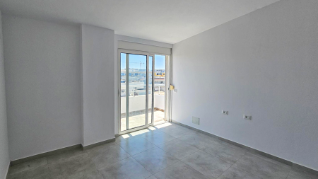 Ne Qerret, Shitet Apartament 2+1, Me Orientim Perfekt !!!