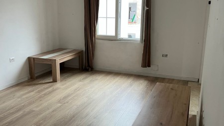 Ne Myslym Shyr, Prane Shkolles Pjeter Budi, Shitet Apartament 1+1 I Investuar Me Orientim Perfekt !!!