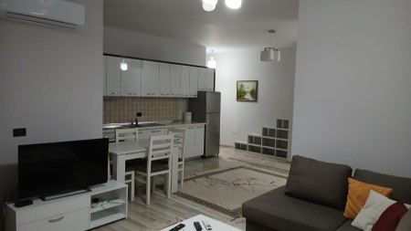 Ne Qender, Jepet Me Qira Super Apartament 2+1+2, Ideal Per Banim!!!