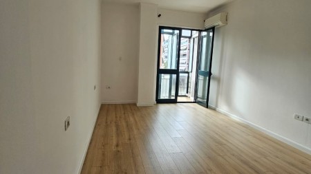 Perballe Delijorgjit, Shitet Apartament 1+1, Me Hapesira Te Bollshme!!!