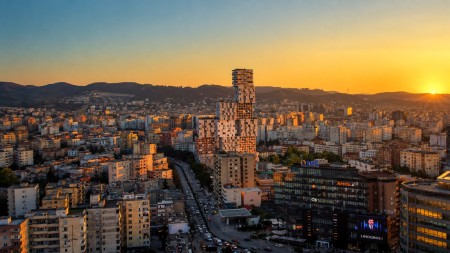 Tek Hora Vertikale, Shitet Super Apartament 1+1, Ideal Per Investim Dhe Per Banim !!