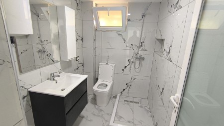 Tek 5 Maji, Jepet Me Qira Apartament 1+1, I Sapo Investuar !!!