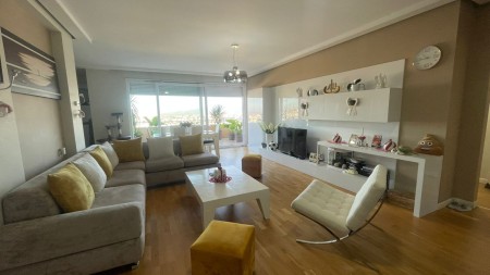 Tek Kopshti Botanik, Shitet Apartament 3+1+2 Me Verande Me Pamje !!!