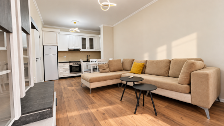 Ne Yzberisht, Shitet Apartament 1+1 Me Planimetri Te Rregullt!!
