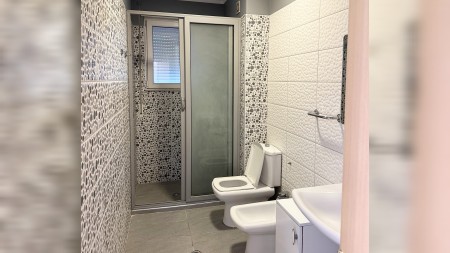 Tek Zgjatimi Rezidenca Kodra Diellit 1, Jepet Me Qira Duplex 3+1 Me Post Parkimi Te Perfshire Ne Çmim!!!