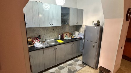 Tek Stadiumi Dinamo, Shitet Apartament 2+1 Per Biznes !!