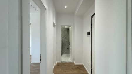 Tek Rruga Kongresi i Manastirit, Shitet Apartament 1+1, Ideal Per Banim Dhe Investim !!!