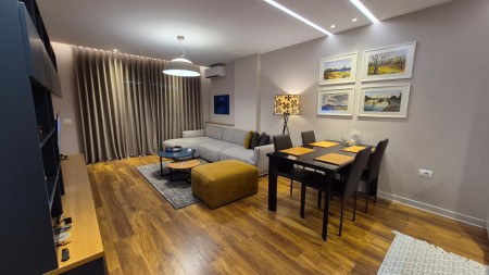 Tek Brryli, Shitet Super Apartament 1+1, Me Strukture Te Rregullt Dhe I Investuar Totalisht !!!!