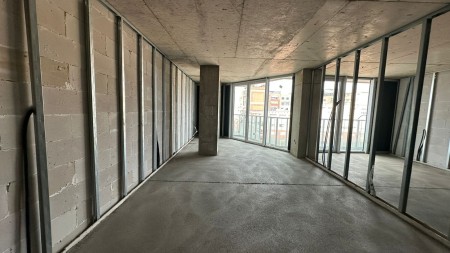 Ne Qender, Tek Tirana's Rock, Shitet Super Apartament 1+1, Mundesi Ideale Banimi Ose Investimi !!!