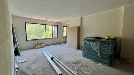 Tek Kompleksi Xheluks, Ne Rrugen E Elbasanit, Shitet Super Apartament 2+1+2 I Perfunduar!