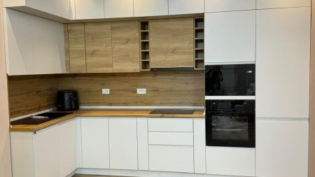 Ne Kamez, Shitet Apartament 1+1, Me Planimetri Perfekte!!!