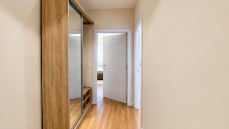 Tek Komuna E Parisit, Prane Cristal Center Shitet Apartament 1+1 Ideal Per Investim !