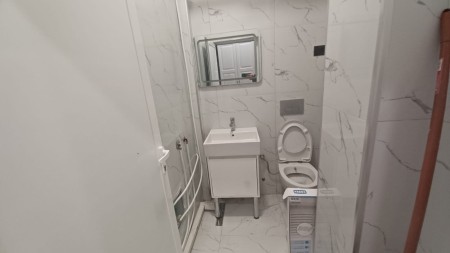 Tek Komuna E Parisit, Shitet Njesi Biznesi, Mundesi Ideale Investimi !!!