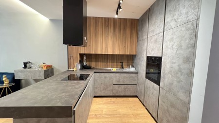 Tek Liqeni I Thate, Shitet Apartament 2+1 Totalisht I Investuar!!!