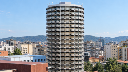 Tek "Fruit Depot Tower", Shitet Super Apartament 2+1, Me Orientim Dhe Vendndodhje Perfekte !!