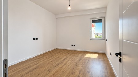 Ne Paskuqan, Tek Hallaci Residence 1, Shitet Super Apartament 2+1, Me Planimetri Perfekte!!!