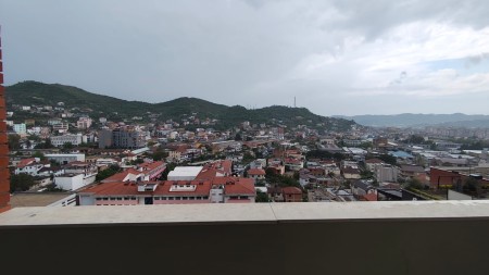 Tek Kompleksi Tirana Golden Park 3, Shitet Apartament 1+1, Me Planimetri Perfekte!!