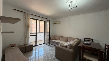 Shume Afer Unazes Se Vogel, Shitet Apartament 1+1, Me Lokacion Perfekt Per Banim Dhe Per Investim !!