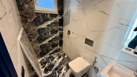 Tek 5-Maji, Jepet Me Qira Super Apartament 2+1+2, Me Verande Dhe Post Parkimi!!