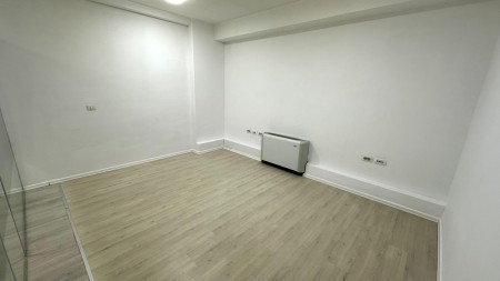 Tek Kompleksi Halili, Shitet Super Ambient Per Zyra Ose Klinika!!!