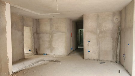 Tek Shkolla Baletit, Shitet Apartament 2+1+2 prane Perfundimit !!!