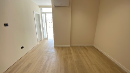 Ne Komune Te Parisit Shitet Apartament 1+1 Me Orientim Perfekt!!