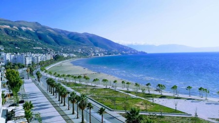 Ne Lungomare Vlore, Shitet Njesi Biznesi, Ideal Per Investim!!!