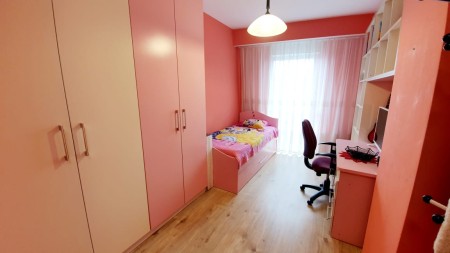 Tek "Kompleksi Magnet", Shitet Apartament 3+1, Super I Investuar!