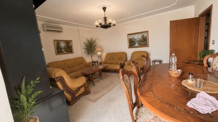 Ne Myslym Shyri, Jepet Me Qira Apartament 2+1, Me Lokacion Perfekt Dhe 2 Poste Parkimi !!