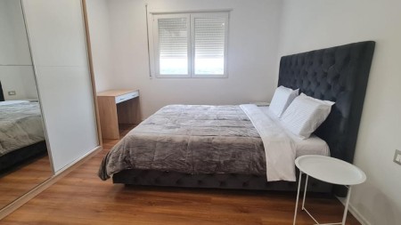 Tek Rruga E Elbasanit, Jepet Me Qira Apartament 1+1+2, Totalisht I Mobiluar!!!