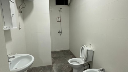 Tek 5 Maji, Jepet Me Qira Apartament 1+1 !!!