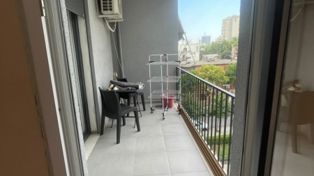 Mbrapa Fakultetit Te Shkencave Te Natyres, Jepet Me Qira Apartament 1+1 Ideal Per Banim!