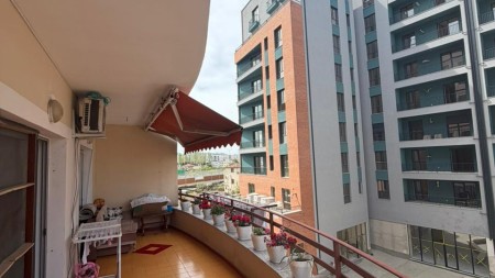 Ne Paskuqan, Shitet Apartament 1+1 Me Planimetri Te Rregullt Dhe Te Bollshme!!!