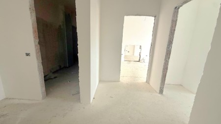 Super Okazion !! Ne Paskuqan, Tek "Platinium 2", Shitet Apartament 1+1, Me Hapesira Te Bollshme !!