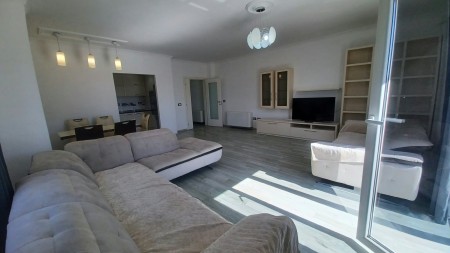 Tek Selvia, Jepet Me Qira, Apartament 1+1+Verande, Gati Per Banim !!!
